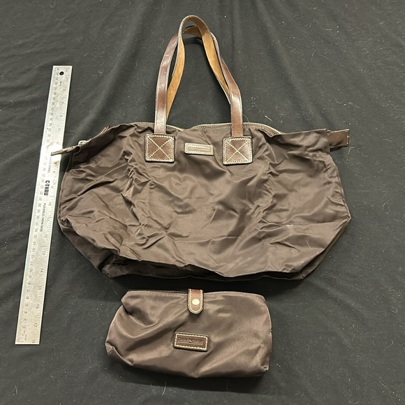 Dooney & Bourke reusable shopping bag with storage pouch - Picture 2 of 2